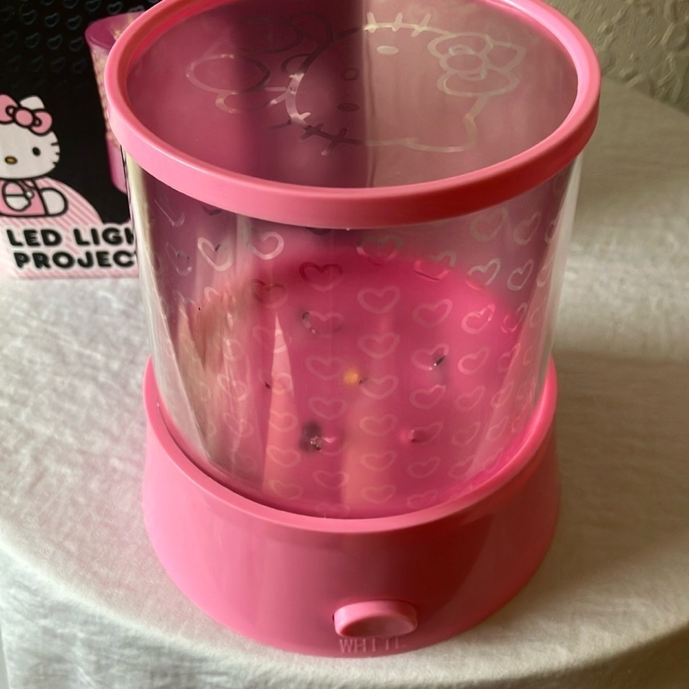 Hello Kitty: Pink LED Light Projector - Picture 6 of 16